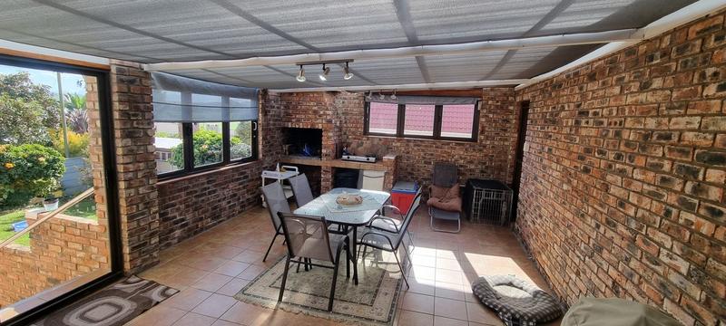 4 Bedroom Property for Sale in Fraaiuitsig Western Cape